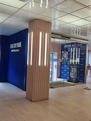 Inside at Healthy Poke in Alicante