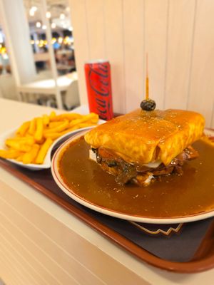 Vegan Francesinha at Santa Francesinha  in Lisbon