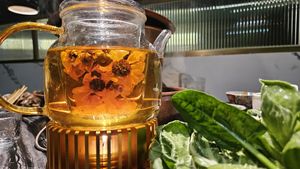 Chrysanthemum tea at YAN Ge Vegetable and Food Hot Pot in Shanghai