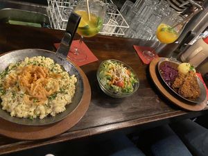 Vegane Käsespätzle und Bodhi Pfanne  at Bodhi in Munich