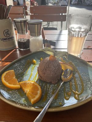 Das Mousse au Chocolat geht auch immer!  at Bodhi in Munich
