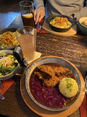 Bodhi Pfanderl vorne und Kesspatzn hinten  at Bodhi in Munich