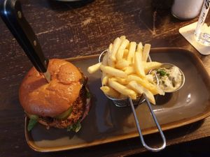 Burger with fries at Bodhi in Munich