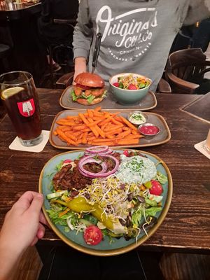 Big bodhi salad with the Gyros option, big sweet potatos (ranch, ketchup), Beyond Chicken Burger with small salad at Bodhi in Munich