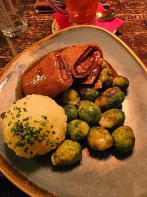 Tempeh rolls, brussel sprouts, potato dumpling, dark beer sauce #Veganuary at Bodhi in Munich