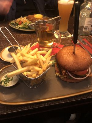 Schnitzel Burger 🍔 7,5 / 10  at Bodhi in Munich