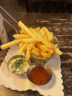 Pommes  at Bodhi in Munich