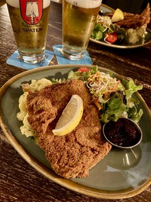 Schnitzel mit Kartoffel- & Blattsalat ⭐️⭐️⭐️⭐️⭐️  at Bodhi in Munich