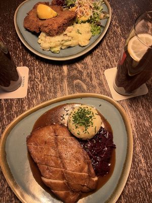 vegane ente und veganes schnitzel   at Bodhi in Munich