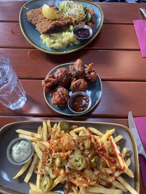 Loaded Fries, Buffalo Wings, Schnitzel Wiener Art   at Bodhi in Munich