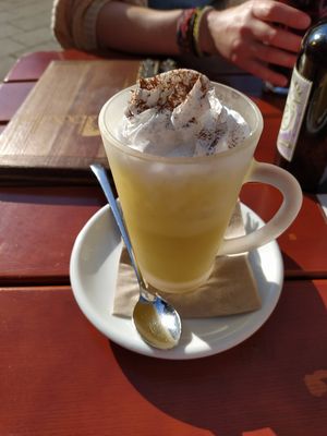 Goldene Milch mit Sahne 😍😍😍 at Bodhi in Munich