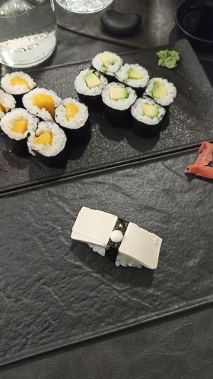 Avocado maki, mango maki e nigiri tofu at LwJap in Verona