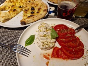 Caprese veg e fornarina at Il Buco Ristorante Pizzeria in Riccione