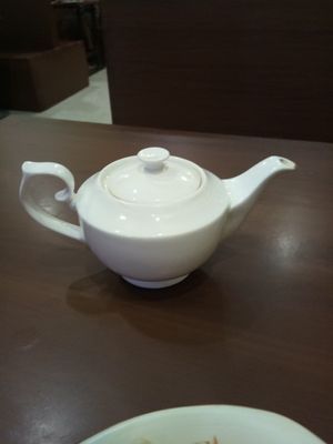 Complimentary tea at Maitreya Healthy Vegetarian Restaurant in Phnom Penh