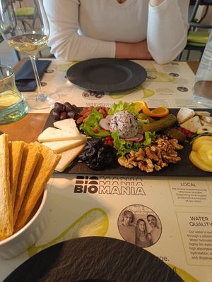 Odlična i raznovrsna hrana, ljubazno osoblje i ugodan ambijent. Sve preporuke :) at BioMania Bistro in Zagreb