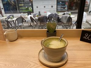 Terrasse devant la vitrinee  at Café Tartine in Chamonix-mont-blanc