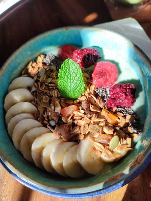 blue smoothie bowl at Kiri Kopi in Ella