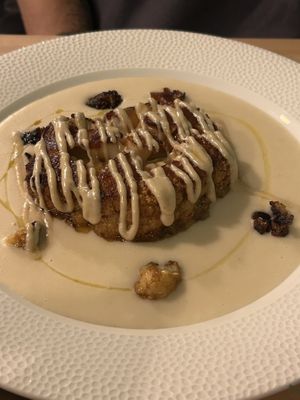 Cavolfiore arrosto marinato su crema di fagioli  at Graní  in Marina Di Cerveteri