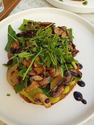 Avocadobrot at Patisserie Sießl in Munich