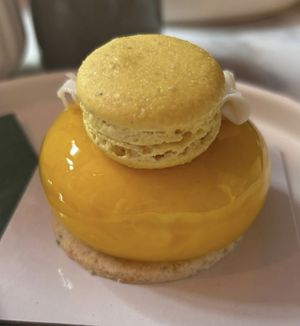 Mangotörtchen  at Patisserie Sießl in Munich