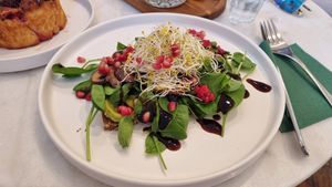 "Avocadobread" (12,90€) at Patisserie Sießl in Munich