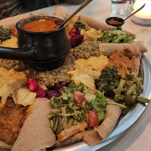 Vegan Beye Aynetu for 4 + Shiro Wot at Soliana - Fusion Home Cooking in Cologne