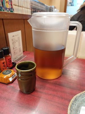 Free tea at Tsuchifuku Shokudo in Kyoto