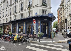 Entrance  at Le Pont Traversé Paris 6 in Paris