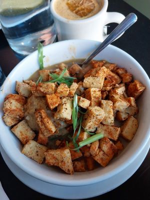 Biscuits & Gravy (Tofu Added) & Hot Spiked Cider at Handlebar in Chicago