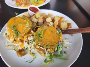 Vegan Sriracha Benedict (seasonal menu) at Handlebar in Chicago