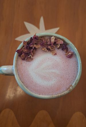 Con pétalos de rosa 🥀♥︎

#Veganuary 🌱 at Café Libertad in Mexico City