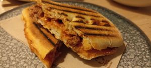 Bocata de No salchichas al vino #Veganuary at MATi in Zaragoza