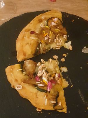 La comida muy rica. Nos olvidamos de las fotos hasta este momento // Outstanding food. We have forgotten to take pics until... Oops at MATi in Zaragoza