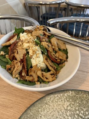 “Espinacas” chicken salad. The “chicken” was a really great texture, and finished off nicely with a slight char. The flavour of the creamy tartare sauce was just right.   at MATi in Zaragoza