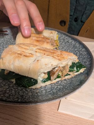 Bocadillo pollo y espinaca at MATi in Zaragoza
