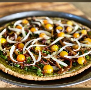 Raw, gluten-free pizza #Veganuary at GLO Flex Café + Health Center in Chinandega