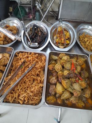 Com chay selection at Vạn Phuớc in Ho Chi Minh City