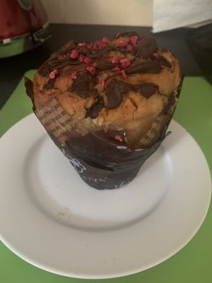 Raspberry chocolate muffinns  at Beanhive Coffee - Baggot St in Dublin