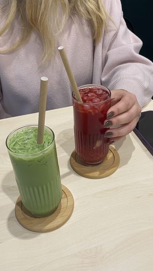 matcha au lait d'avoine  at  Maison Plum - 茶樓 Salon de thé cantonnais in Montpellier