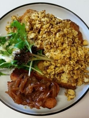 tofu scramble and sausages at The Pearfect Pantry in Osbourne Park