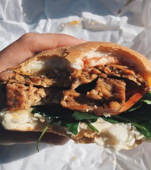 tempeh cheeseburger at The Pearfect Pantry in Osbourne Park