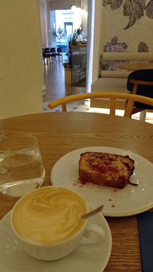 Mi desayuno at Galia Pasteleria in Madrid