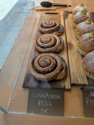 Cinammon roll at Magma Bakery Lab  in Barcelona