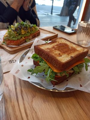 Torrada d'alvocat amb tofu scramble, i bikini de croissant. at Magma Bakery Lab  in Barcelona
