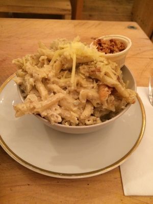 Mac n cheeze at Let It Be in Berlin