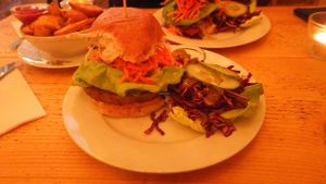 Omar Rodríguez-López burger at Let It Be in Berlin