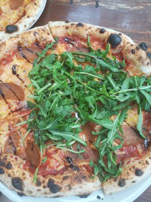 Vegane Salami Pizza at SlimJims in Hamburg