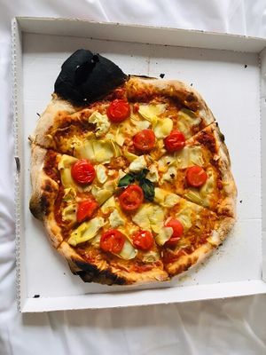 Vegan Cheese + Cherry Tomatoes + Artichoke  at SlimJims in Hamburg