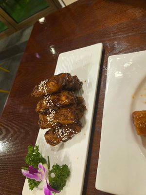 Tasted and was textured like caramel popcorn... dont know whether it's meant to be like this. Too sweet at Veggie Kingdom - Causeway Bay - 緻素坊 in Hong Kong Island