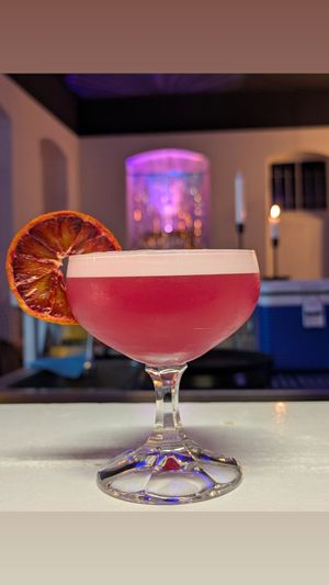 Red Pisco Sour 🩷 at Zweiundzwanzig Showcase Kitchen in Mannheim